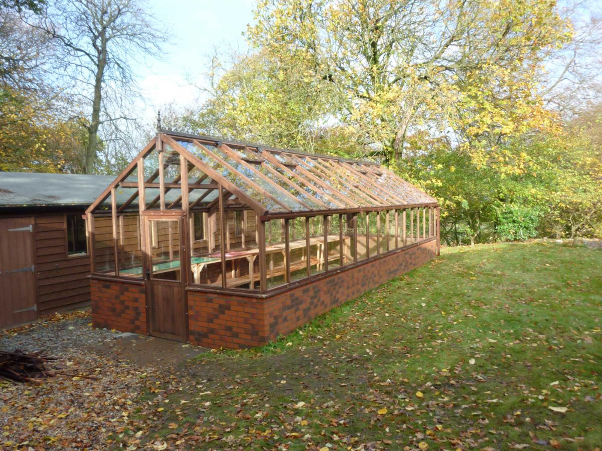 Bespoke Greenhouses – Woodpecker Joinery