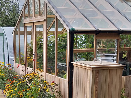 Greenhouse with safety glass